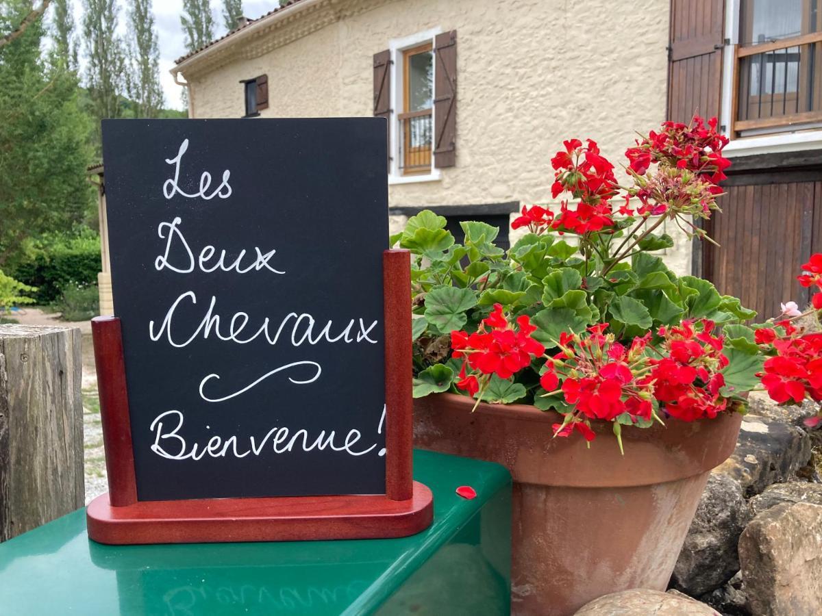 Les Deux Chevaux Chambres D'Hotes Rouvenac 외부 사진