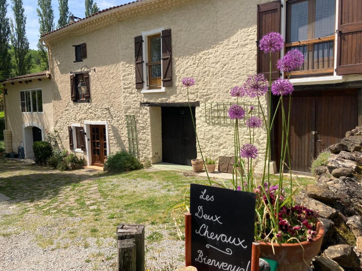 Les Deux Chevaux Chambres D'Hotes Rouvenac 외부 사진